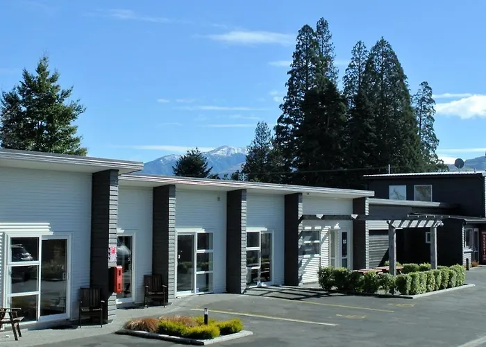 Oxford Village Motels